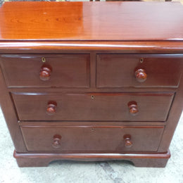 Beautiful Small Set of Mahogany Chest of Drawers