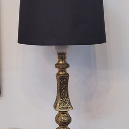 Decorative Vintage lamp with shade, in good working original condition.