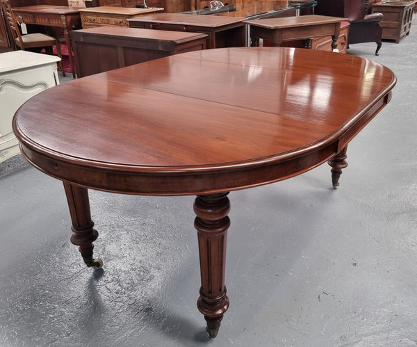 Amazing Victorian round Mahogany extension table. It comes with one extension leaf which can be added to the center of table when required. Sourced Locally and in good original detailed condition.
