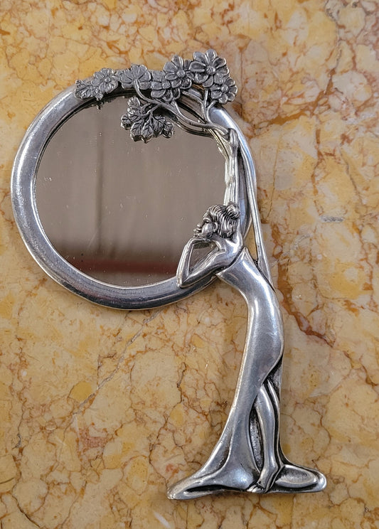 Lovely seagull pewter art nouveau style hand mirror, It is in good original condition, please view photos as they help form part of the description.