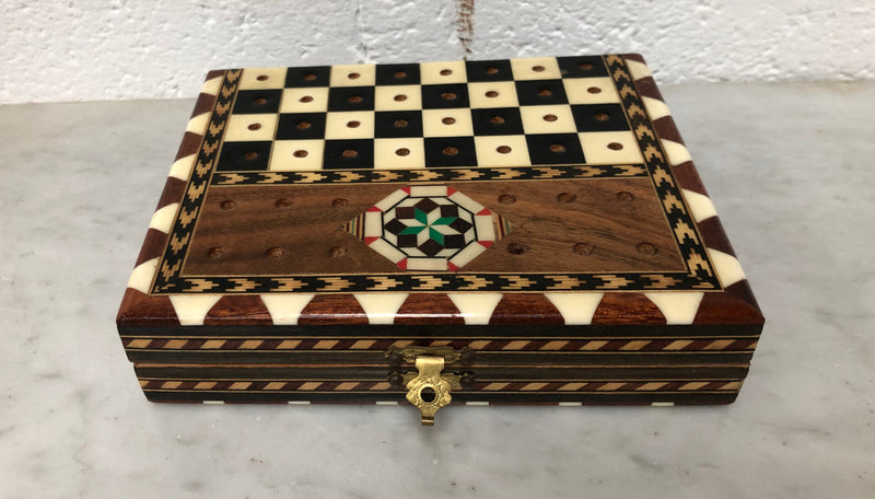 Vintage inlaid folded chess board box with pieces inside. In good clean original condition.