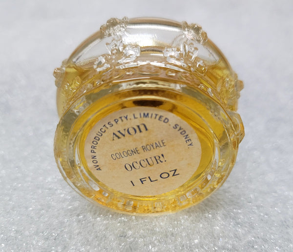 Lovely vintage Royale Avon cologne "Occur". It comes with its original perfume and in the original box. In good condition.