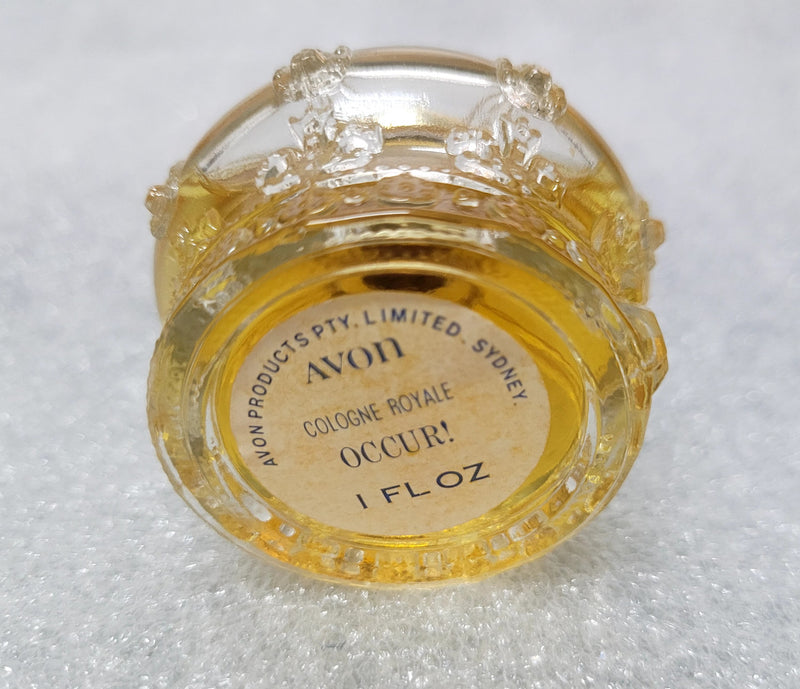 Lovely vintage Royale Avon cologne "Occur". It comes with its original perfume and in the original box. In good condition.