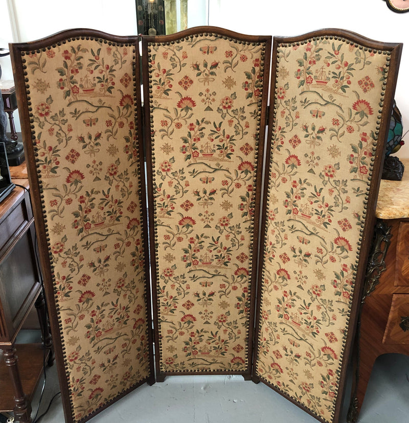 Vintage French Oak 3 fold tapestry covered privacy screen. Tapestry is in good condition with very minor wear and tear.