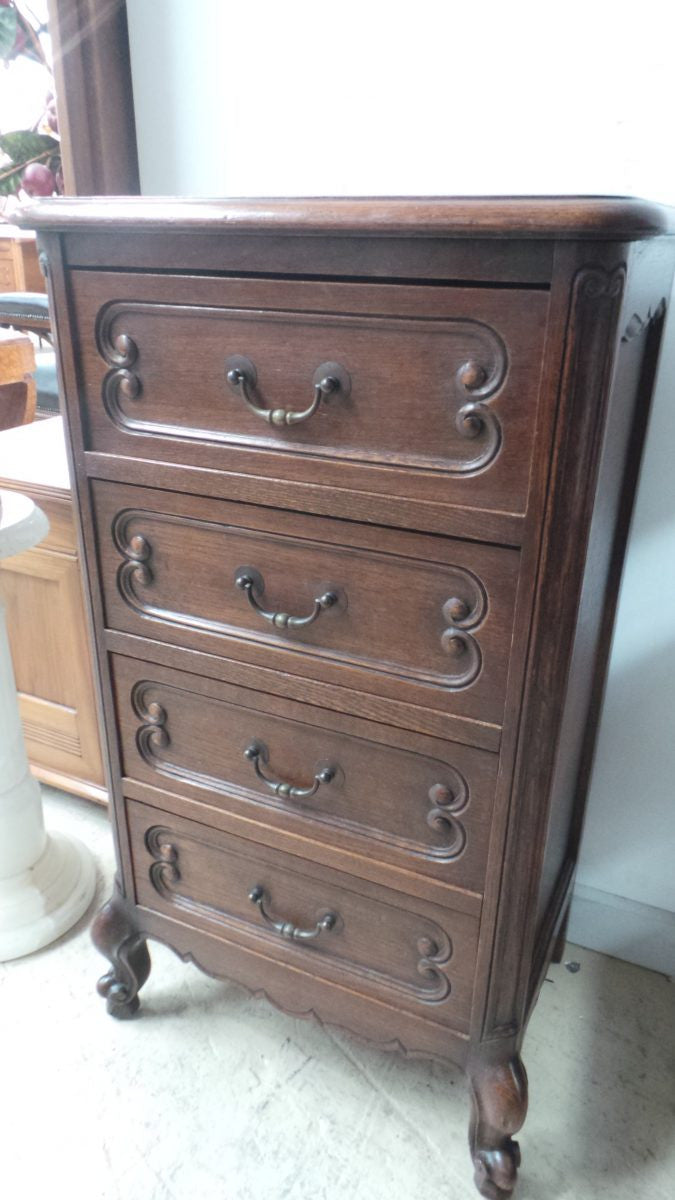 A beautiful French petite Oak carved chest of drawers. It comes with four drawers and plenty of room. It is in very good original condition. Ideal for smaller spaces or apartments.
