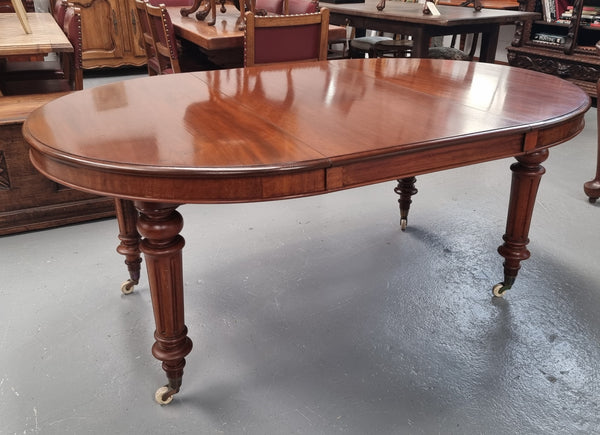 Amazing Victorian round Mahogany extension table. It comes with one extension leaf which can be added to the center of table when required. Sourced Locally and in good original detailed condition.