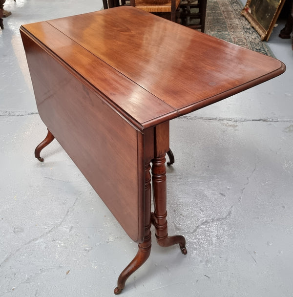 Beautiful Antique Mahogany Sutherland table / extension table on castors in good original detailed condition
