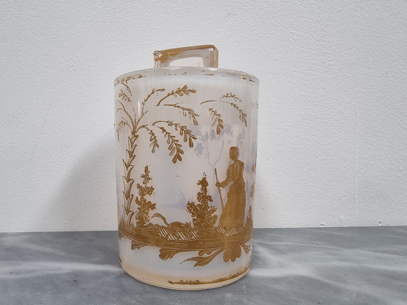 Antique French opaline glass lidded container with lovely gilt decoration. In good original condition with no chips or crack, please view photos as they help form part of the description.