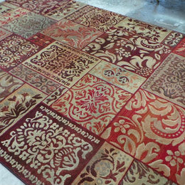 Beautiful Decorative Floor Rug