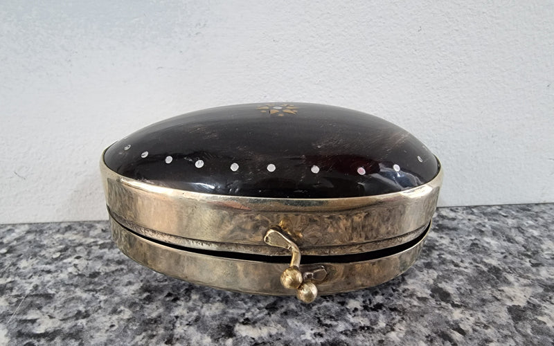 Vintage inlaid horn and EP silver purse . In good condition please view photos as they help form part of the description.