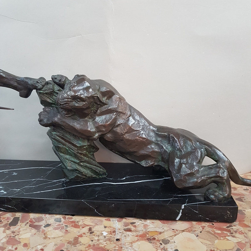 French Art Deco P. Berjean "chasse a la Lionne" Bronze