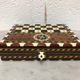 Vintage inlaid folded chess board box with pieces inside. In good clean original condition.