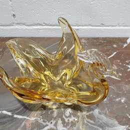 Murano style golden yellow glass bird bowl. In good original condition with no chips or cracks.