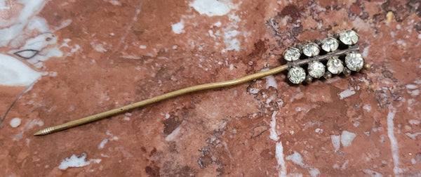 A simple but elegant vintage rhinestone hat pin . It is in good original condition, please view photos as they help form part of the description.