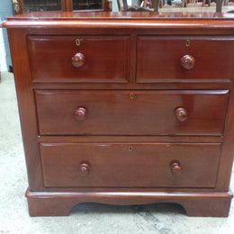 Beautiful Small Set of Mahogany Chest of Drawers