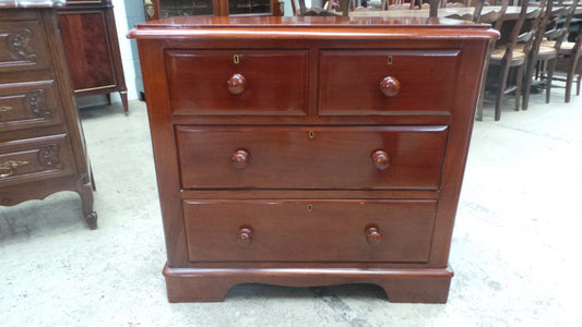 Beautiful Small Set of Mahogany Chest of Drawers