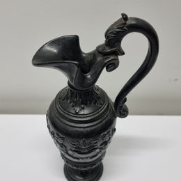 Victorian black urn shaped vase. It is in good original condition and has been sourced locally. Please view photos as they help form part of the description.