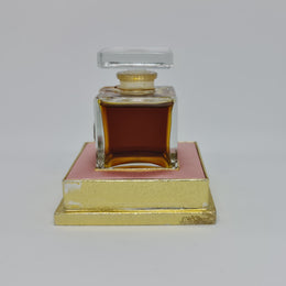 Beautiful Vintage snare "Mary Kay" French bottle of perfume. It is in amazing condition. Comes with pink and gold tray.