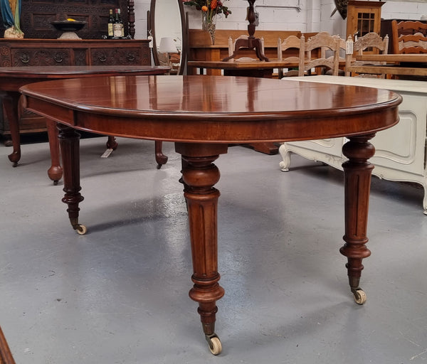 Amazing Victorian round Mahogany extension table. It comes with one extension leaf which can be added to the center of table when required. Sourced Locally and in good original detailed condition.