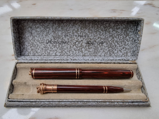 Fabulous Antique Wahl Eversharp and woodgrain pen set with a 14 k Gold Nib. Made in USA .