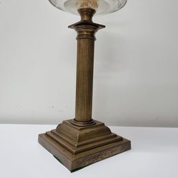 Great original condition Victorian brass banquet lamp with original shade. Please view photos as they form part of the description.
