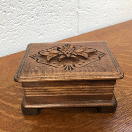 Beautiful Swiss carved wooden musical trinket box. In good clean original working condition.