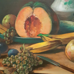Beautiful large signed M. Govers English oil on canvas of fruit in a lovely ornate gilt frame in very good condition.