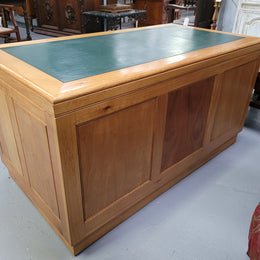 Parliament house desk made from Queensland maple. Desk has room numbers stamped to front. It's in good original condition. Purchased from a sale in old Parliament House in the late 1980's.