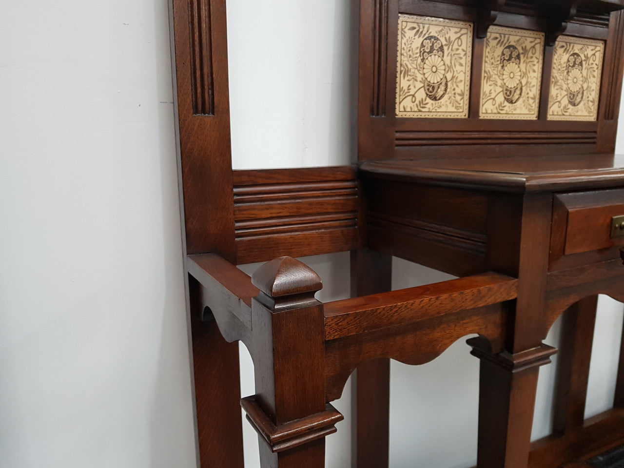 Beautiful English Edwardian Tiled Back Hall Stand | Antique & Vintage | Moonee Ponds Antiques | Australia Wide Delivery