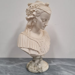A Giannelli signed Angelica Maria bust on a white marble base. It is in good original condition with no faults.