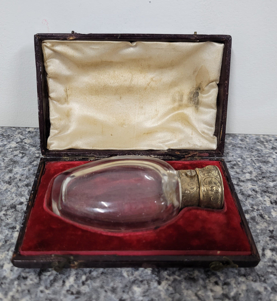 Rare Antique rock crystal and silver gilt perfume bottle in its original case by Thomas Diller of London. It is in good original condition, please view photos as they help form part of the description.