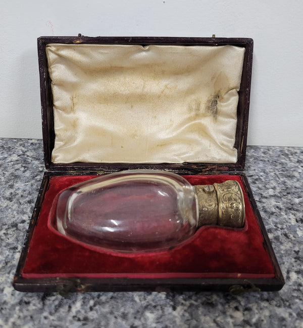 Rare Antique rock crystal and silver gilt perfume bottle in its original case by Thomas Diller of London. It is in good original condition, please view photos as they help form part of the description.