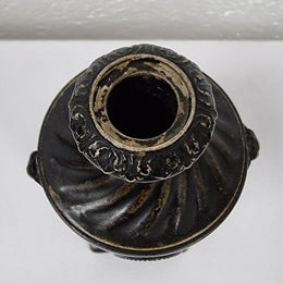 Lovely Victorian Wedgwood Georgian style small urn. In good original condition, please view photos as they help form part of the description.