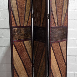 Vintage three panel room divider with elephants made from rattan and wood. It has been sourced locally and is in good original condition.