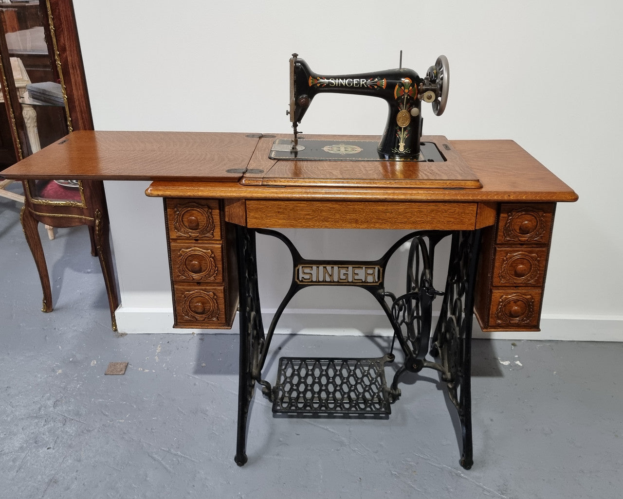 Fabulous Antique Singer Sewing Machine