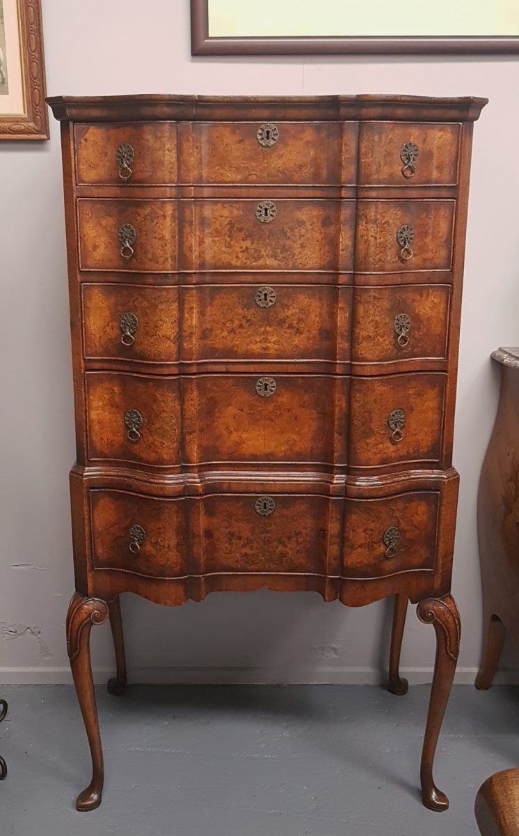 Georgian Serpentine Chest Of Drawers