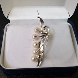 Vintage Pearl Brooch