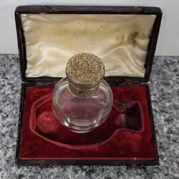 Rare Antique rock crystal and silver gilt perfume bottle in its original case by Thomas Diller of London. It is in good original condition, please view photos as they help form part of the description.