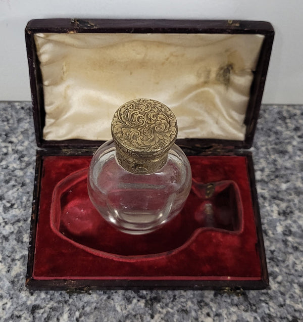 Rare Antique rock crystal and silver gilt perfume bottle in its original case by Thomas Diller of London. It is in good original condition, please view photos as they help form part of the description.