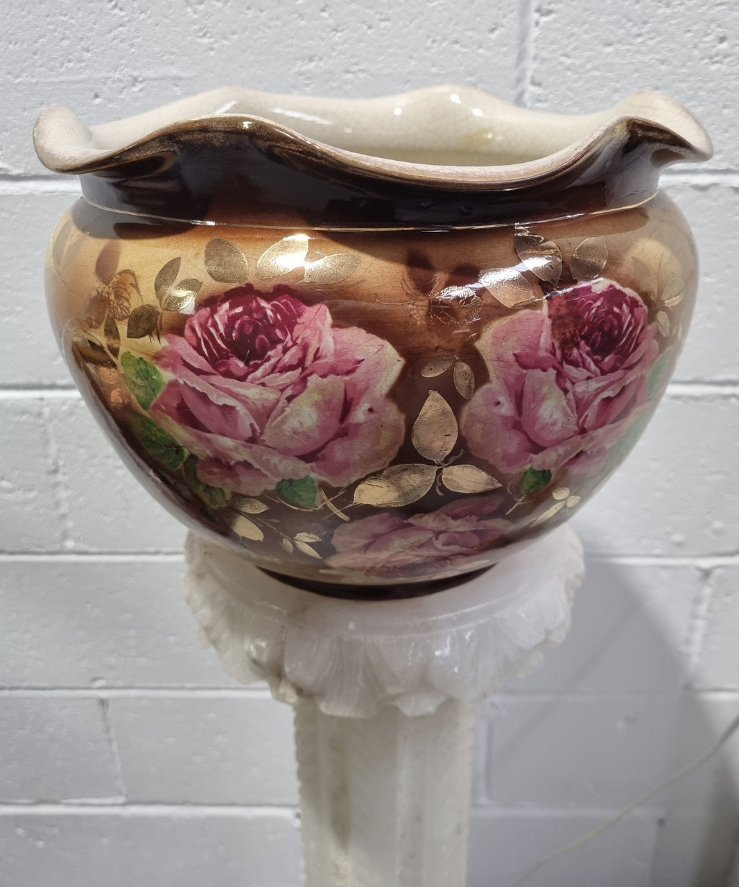 Large Edwardian English jardinière featuring roses and autumnal tones. In good condition please view photos as they help form part of the description.