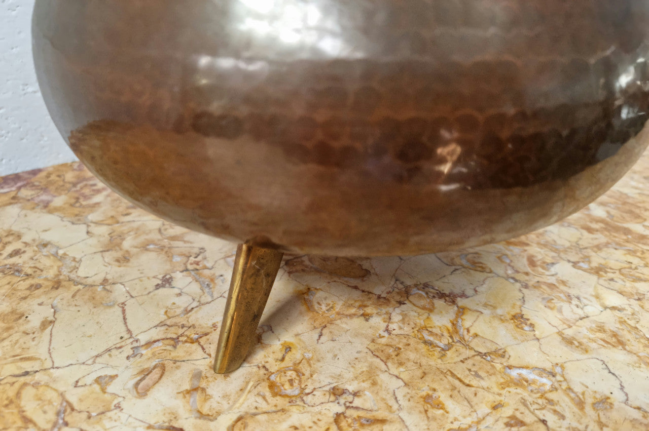 Lovely plain Brass French Jardinière on feet with a handle, in good original condition.