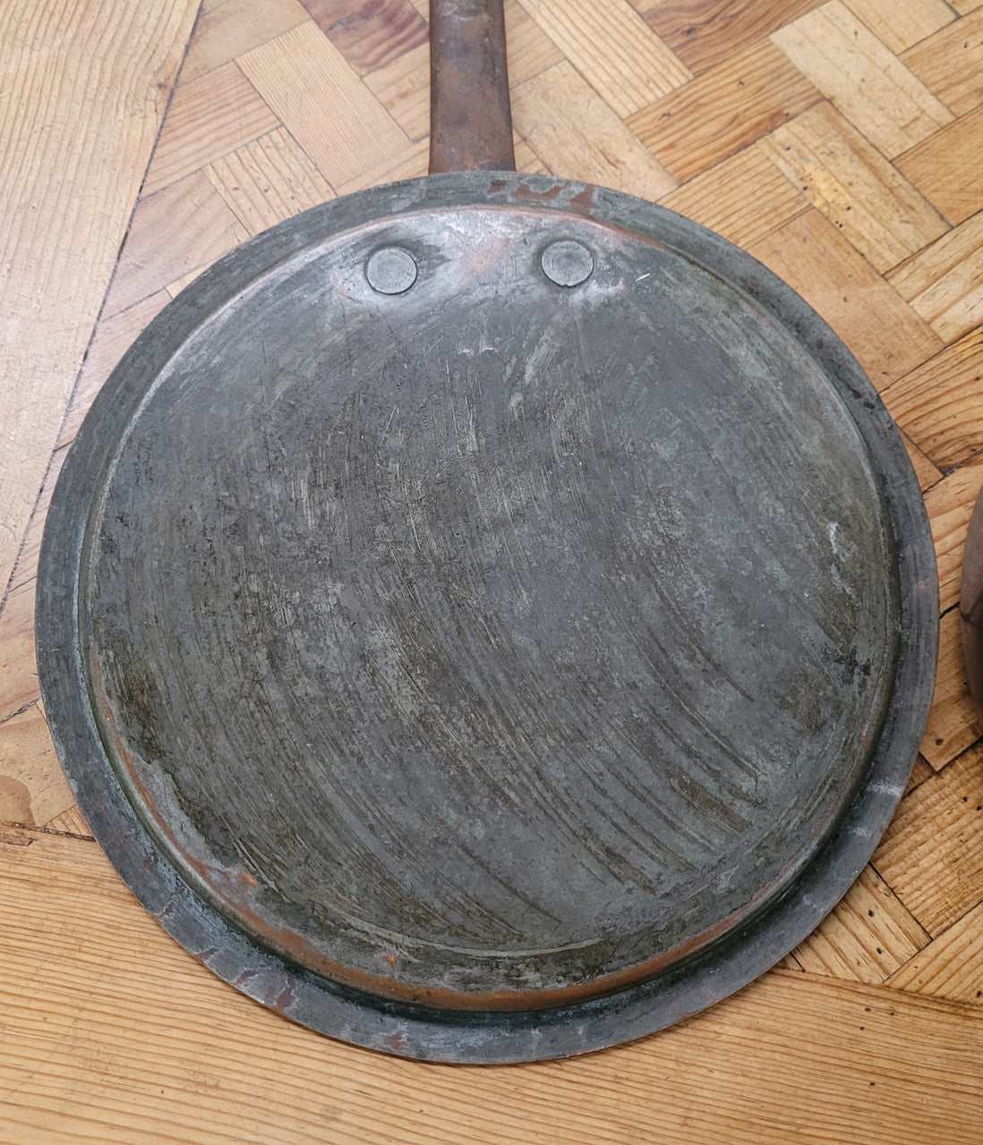 Heavy French 19th century frying pan skillet with lid. It has been sourced from France and is in good original detailed condition.