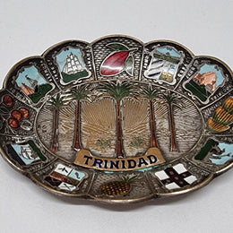 Vintage souvenir enamel bowl "Trinidad". It is in good original condition and has been sourced locally. Please view photos as they help form part of the description.