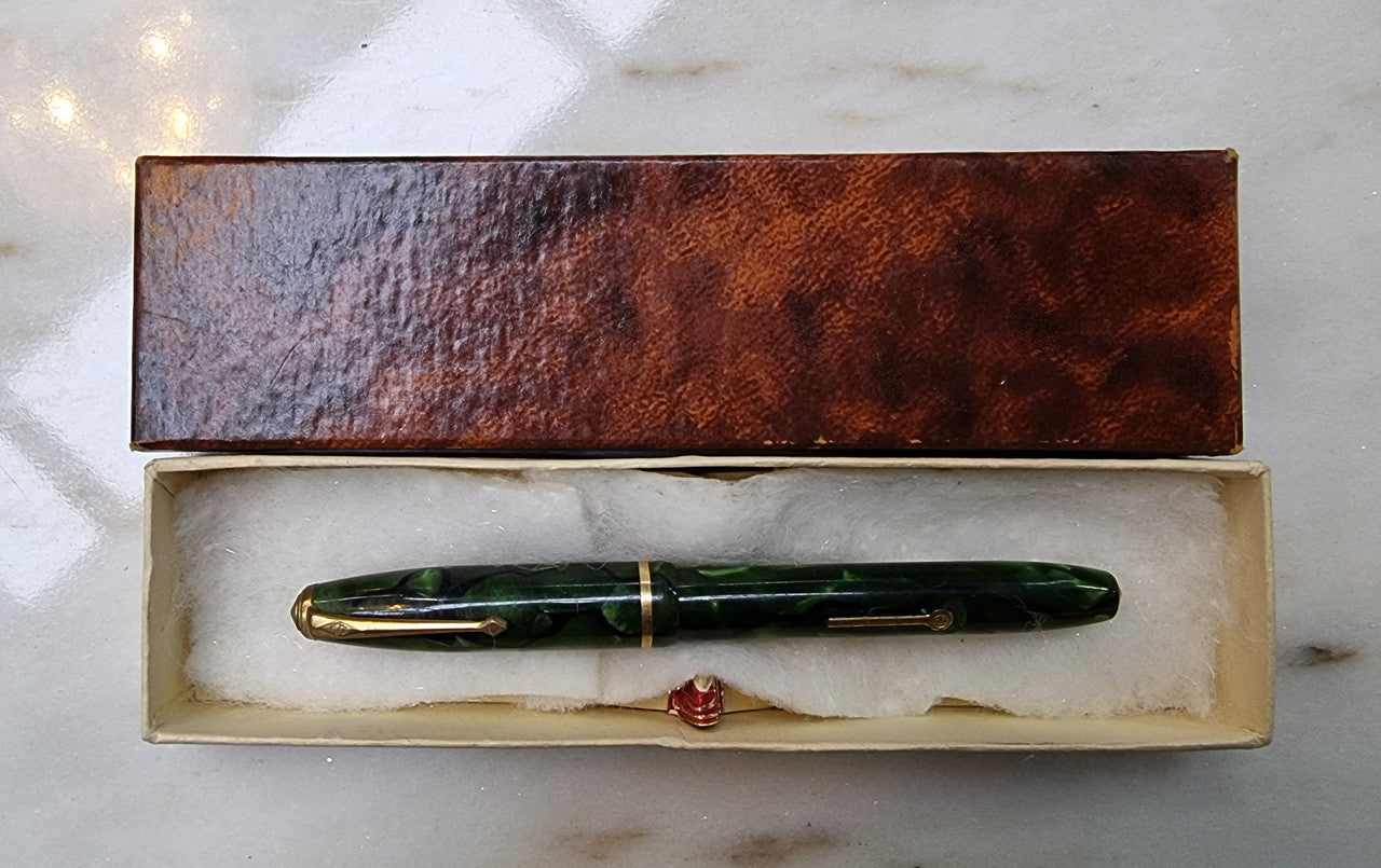 Conway Stewart  "Dinkie" 550 fountain pen green and black marble with 14k gold Nib .