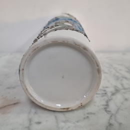 Beautiful decorative modern Mid Century signed vase. It is in good original condition, please view photos as they help form part of the description.