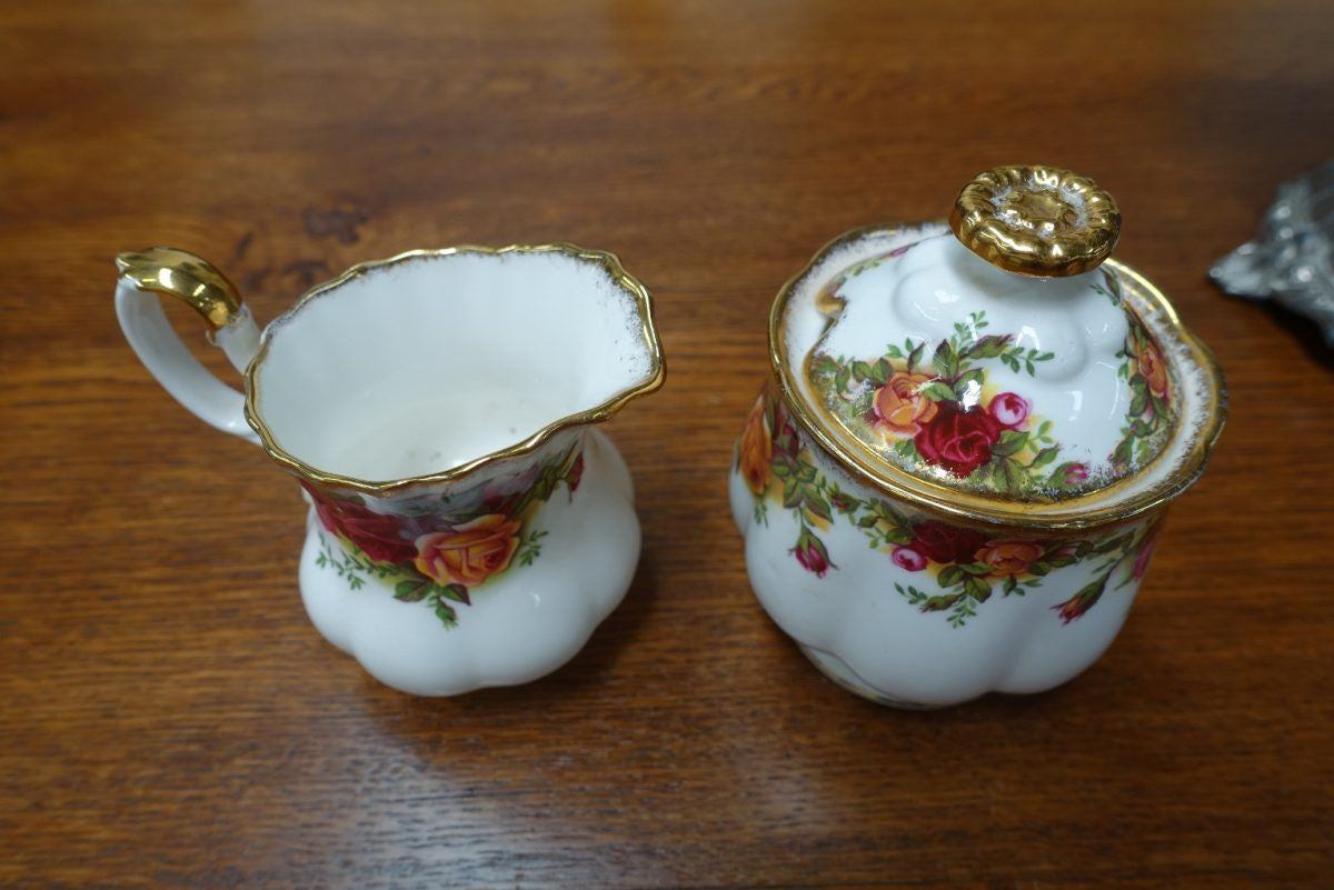 Old Country Roses Royal Albert Creamer And Sugar Set | Antique & Vintage | Moonee Ponds Antiques | Australia Wide Delivery